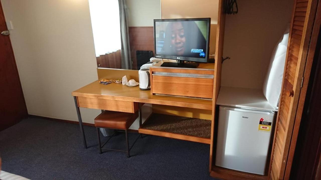 Mt Lyell Motor Inn Queenstown Extérieur photo