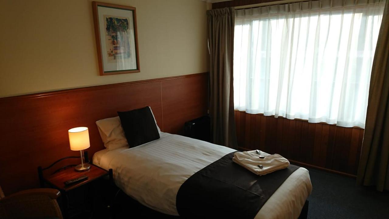 Mt Lyell Motor Inn Queenstown Extérieur photo